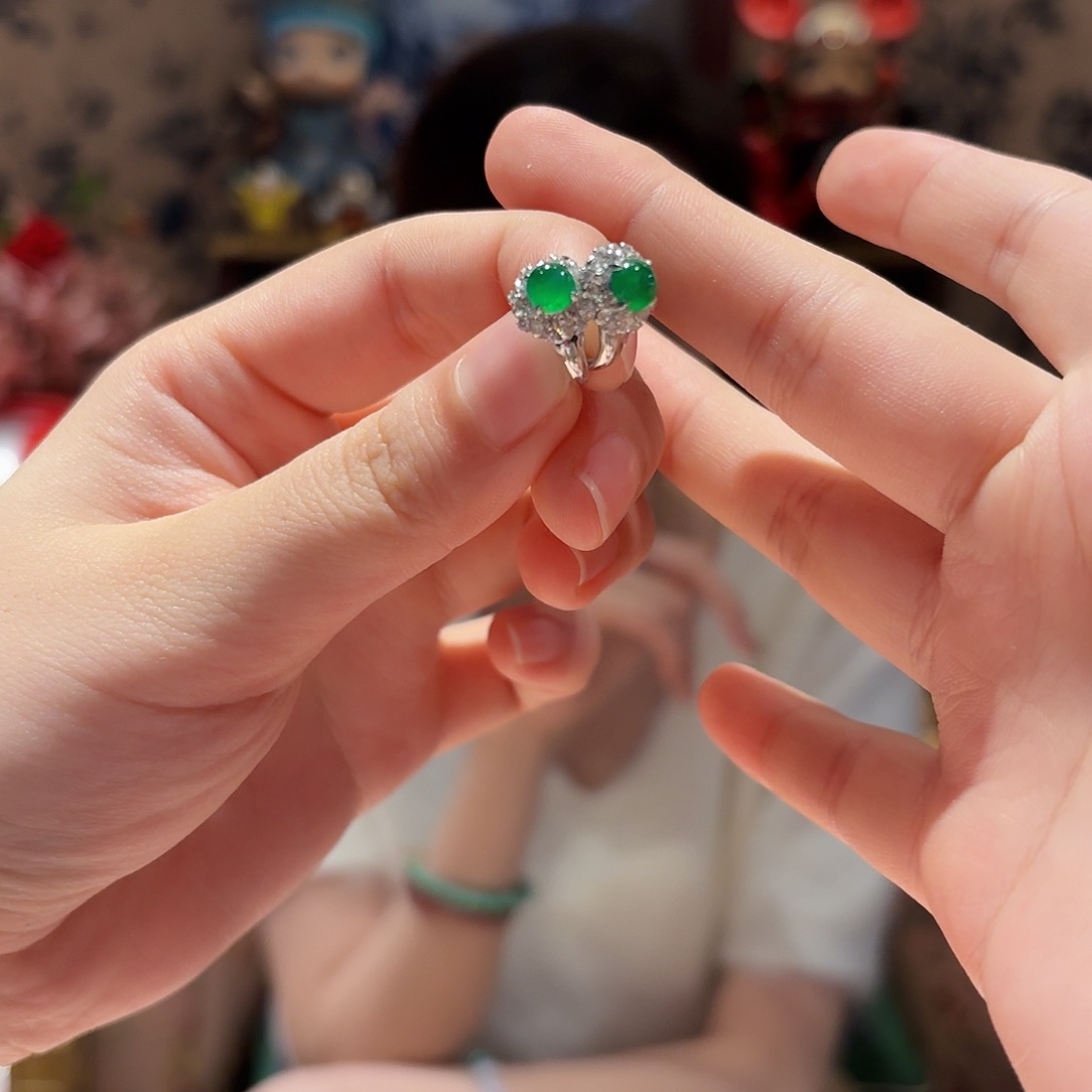 翡翠耳饰18K金镶嵌耳饰