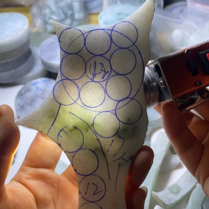 翡翠未镶嵌颈饰翡翠片料