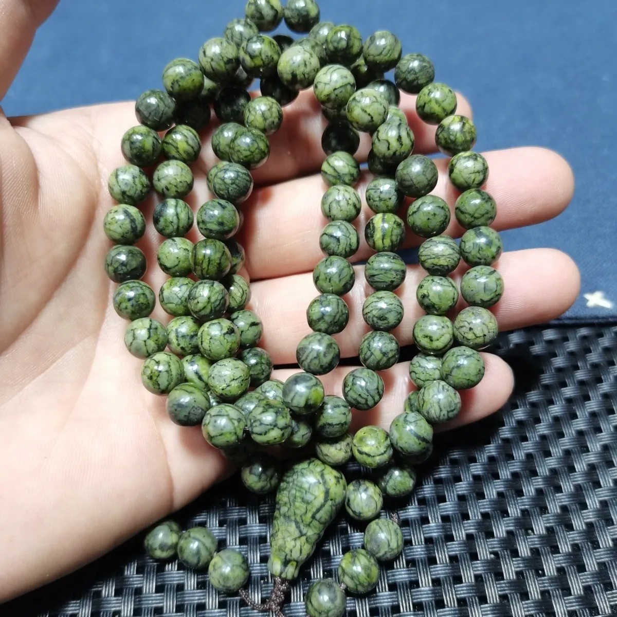 非金属布艺手链 藏玉药王石网格蛇纹玉卡8佛珠108粒多样性发货