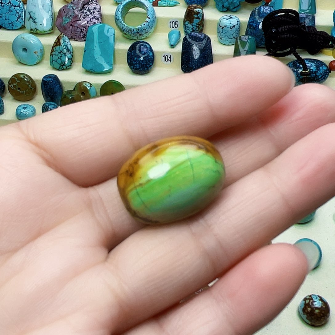 绿松石颈饰未镶嵌