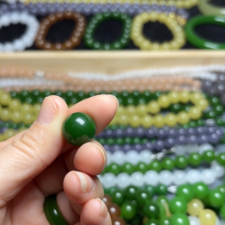 菠菜绿8mmmmmmm单珠4颗