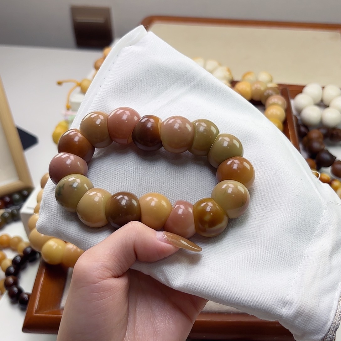 手***️菩提根/象牙果吊坠玉化 20mm 紫美人蒜瓣肠瑕疵不补，r30