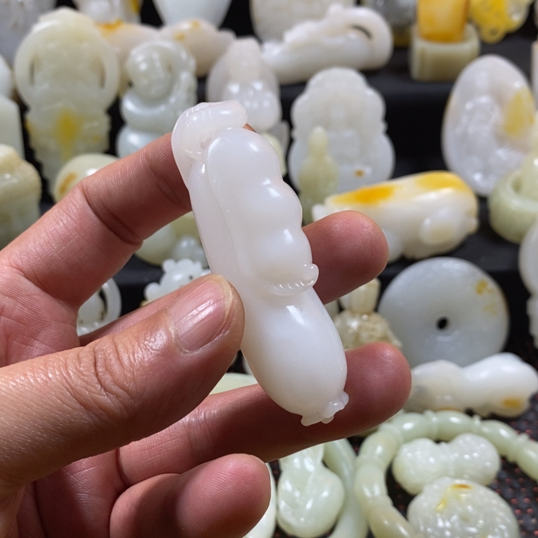 和田玉颈饰未镶嵌