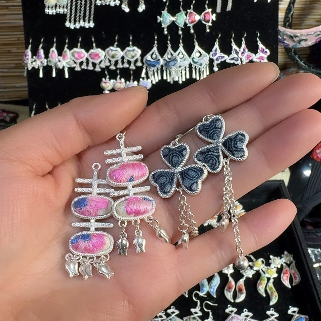 蓝***姬织绣民族风刺绣耳环