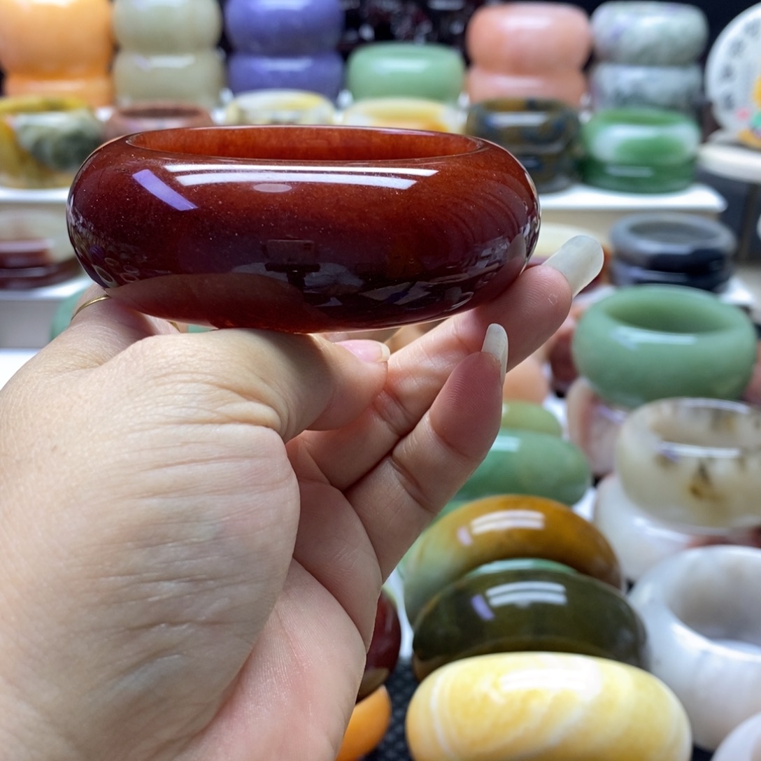 森***阳石英质玉未镶嵌手镯