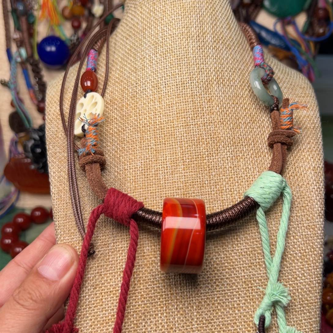 玛瑙/玉髓颈饰未镶嵌