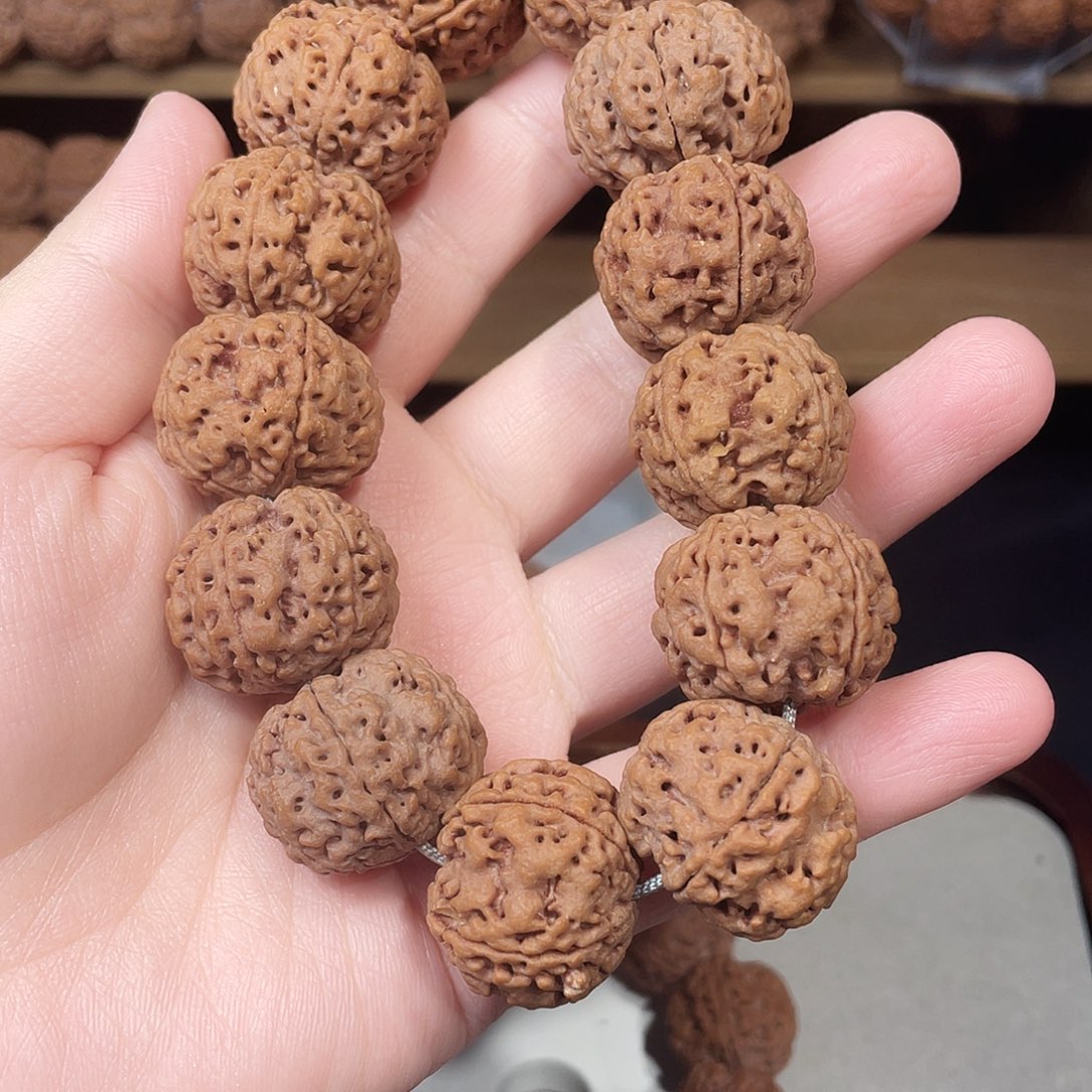 幸***间吊坠金刚菩提24尺古龙梅花