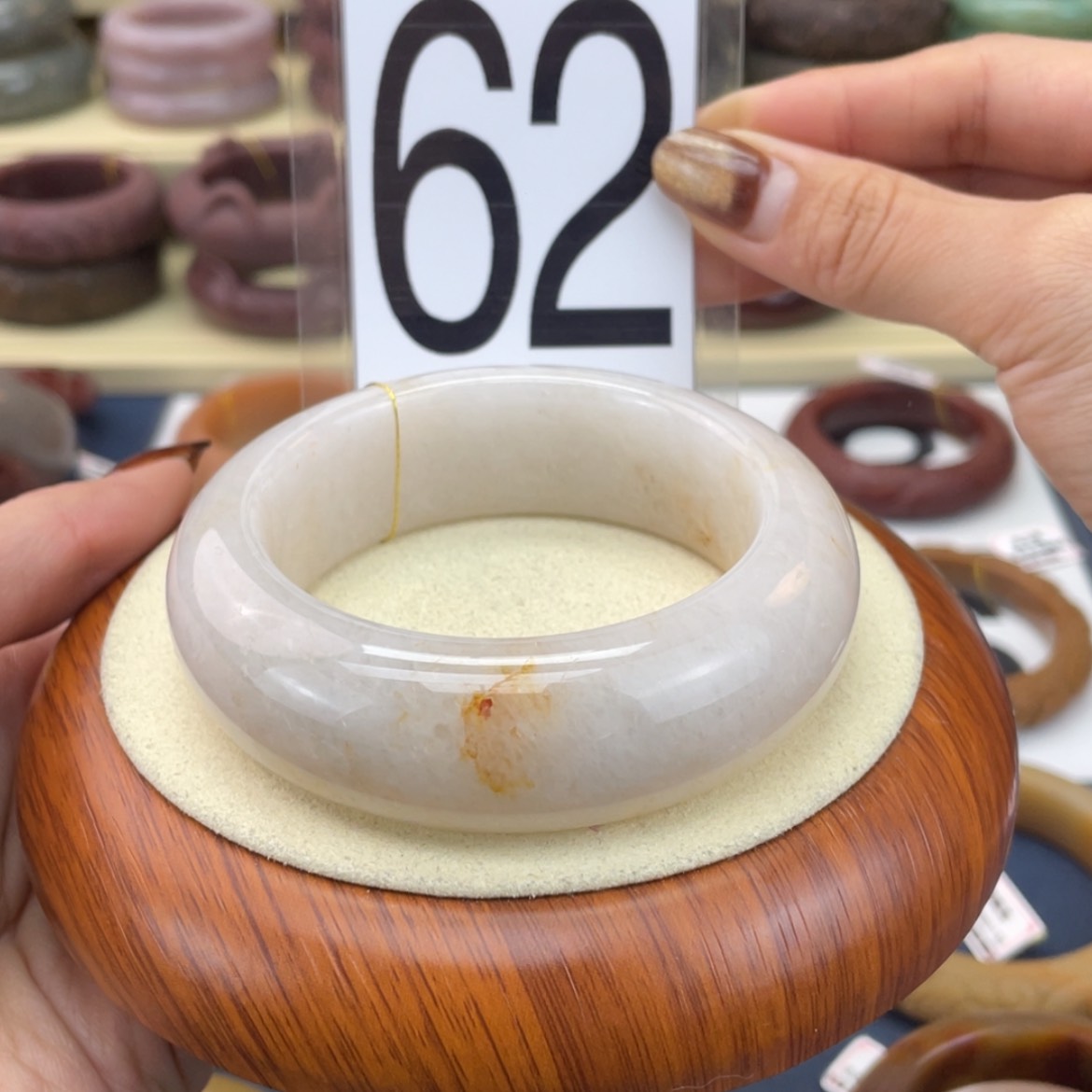 【闪购商品】石英质玉手镯未镶嵌