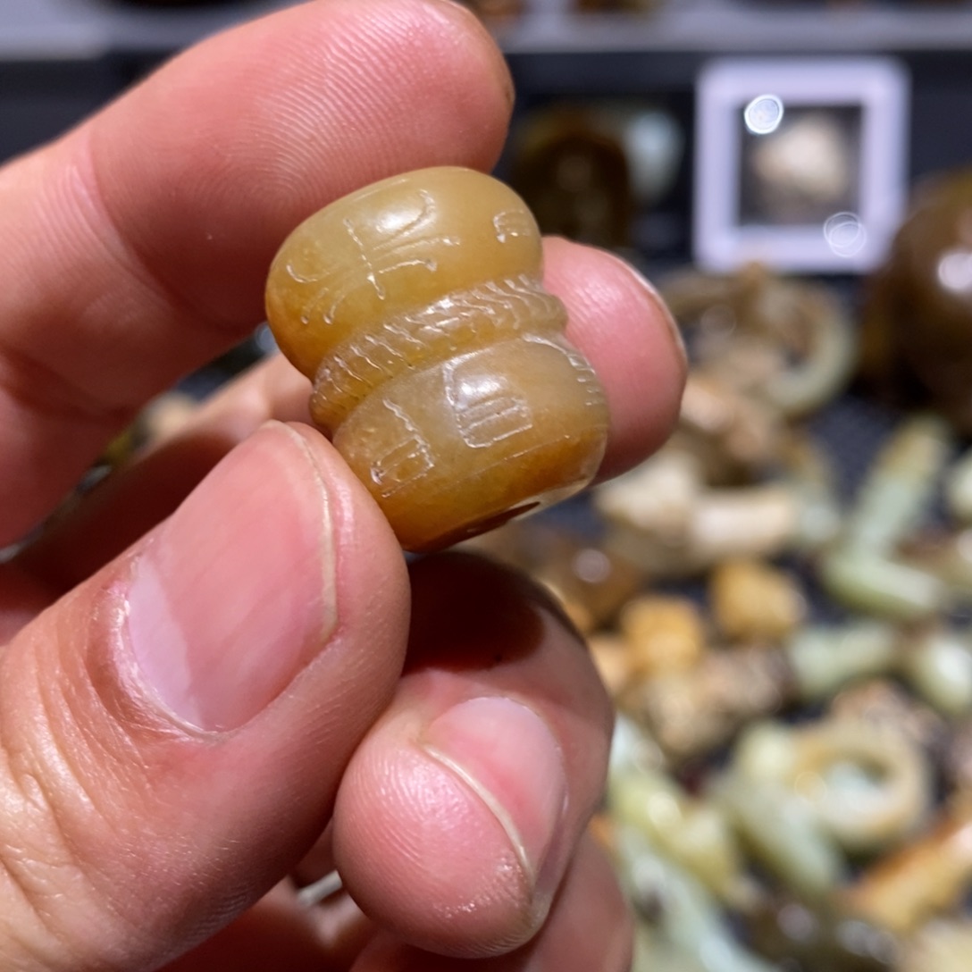 和田玉（糖玉）颈饰未镶嵌