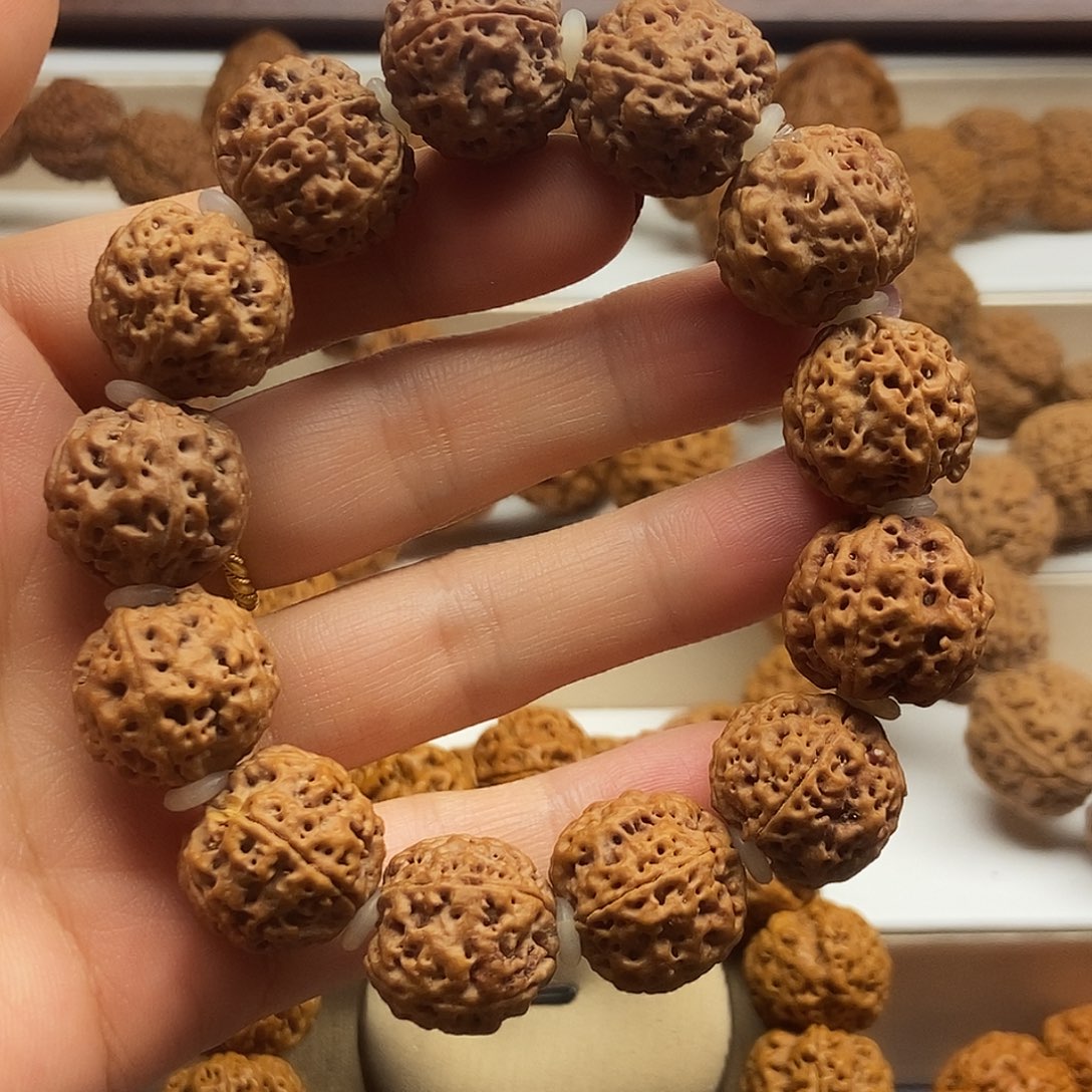 吊坠金刚菩提蜂王梅花