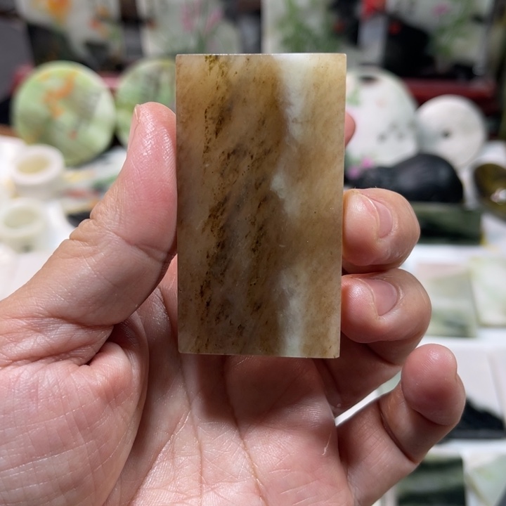 独山玉未镶嵌颈饰