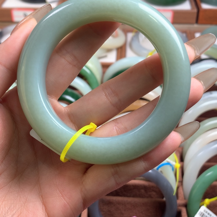 【闪购商品】和田玉手镯未镶嵌