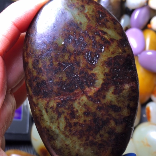 和田玉（翠青玉）未镶嵌珠宝奇石