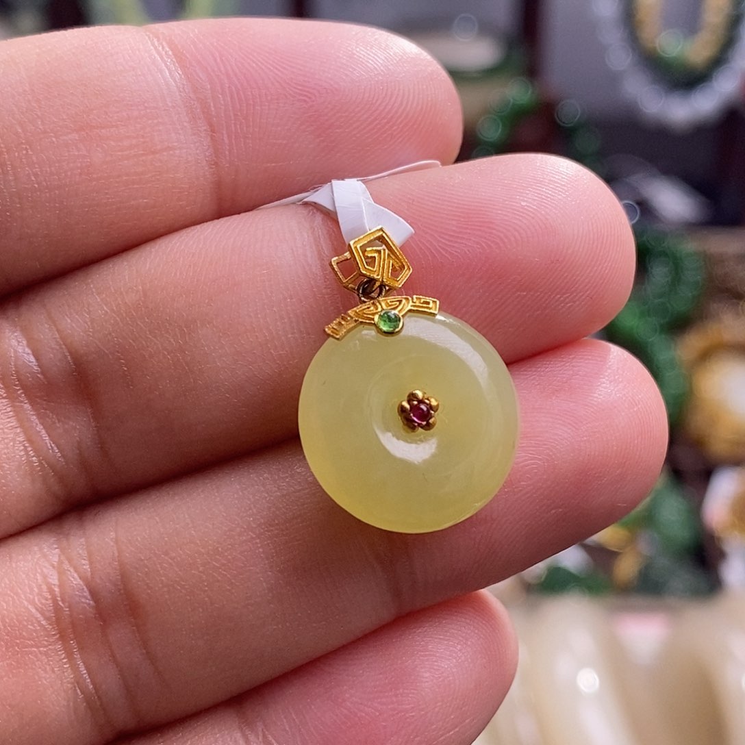 和田玉 精品新疆黄口高冰老矿料金镶平安扣吊坠未镶嵌