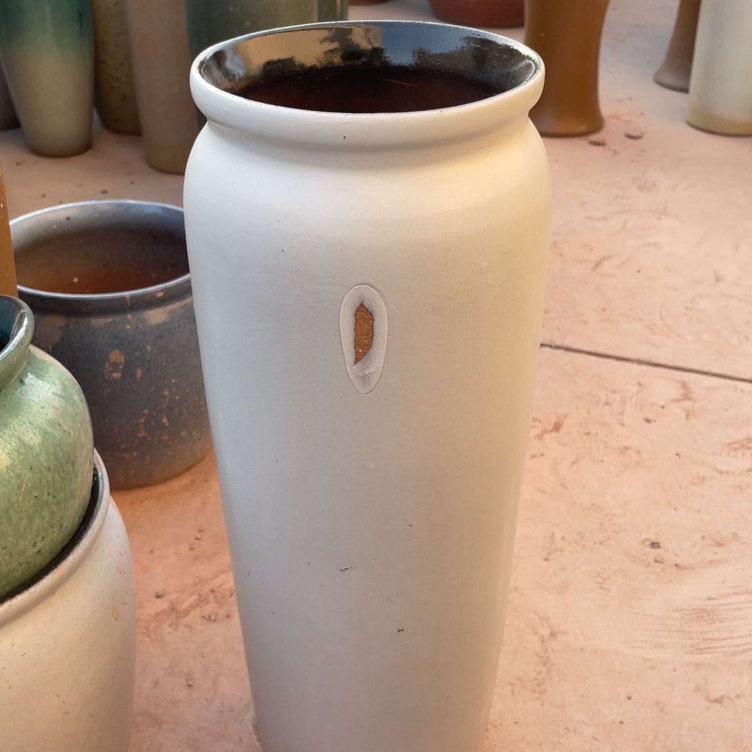 花盆紫砂高45口15白色瑕疵25元