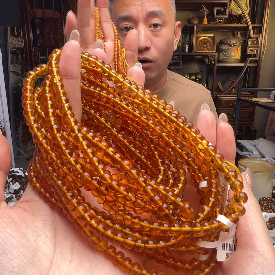 琥珀未镶嵌裸石抚顺琥珀20319六多样性发其一