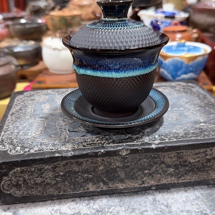 三才盖碗一个，瓷。。品茗