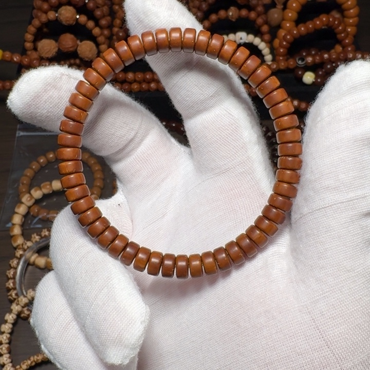 H***n紫金鼠手串纯色纯肉毕业药片