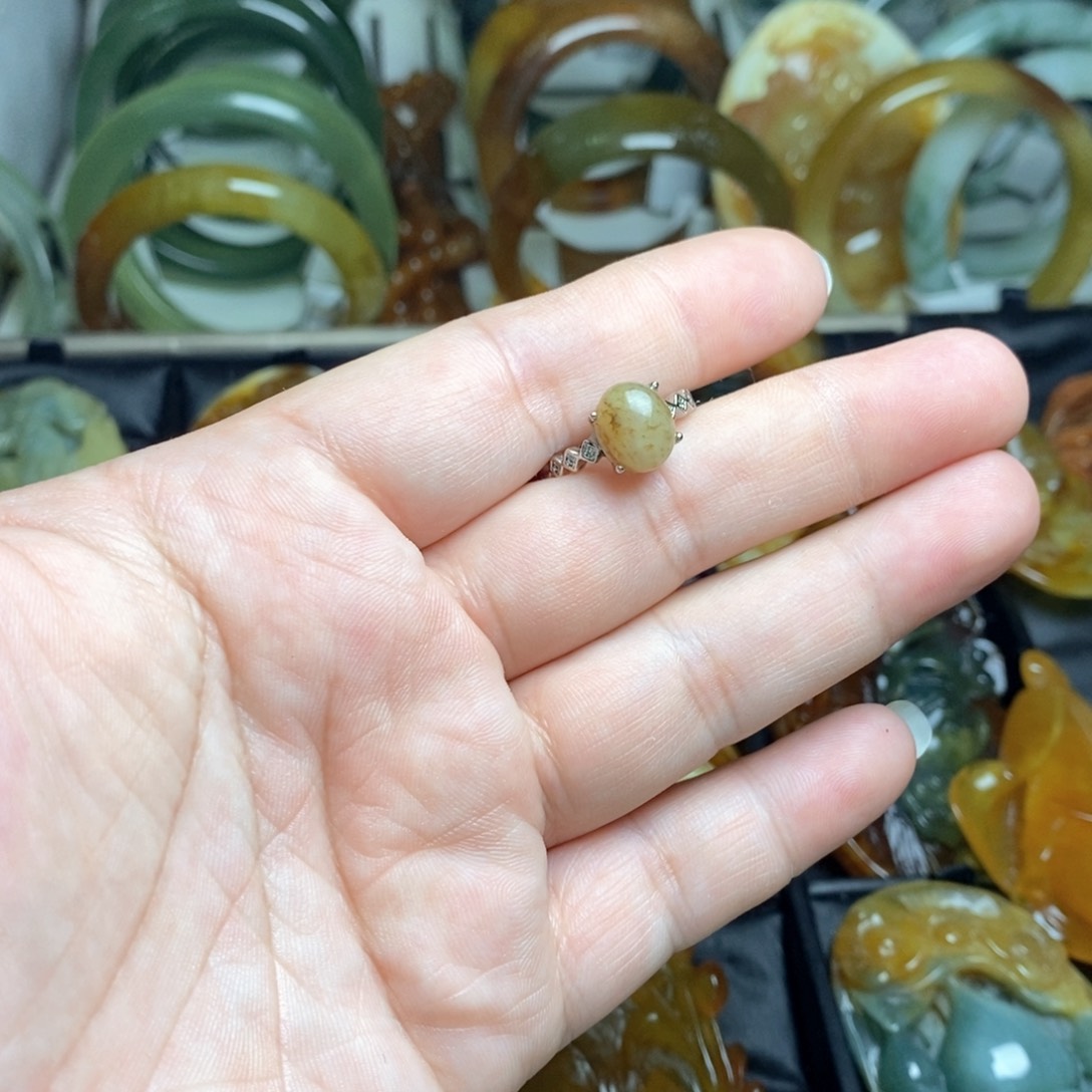 和田玉（糖玉）戒指合金