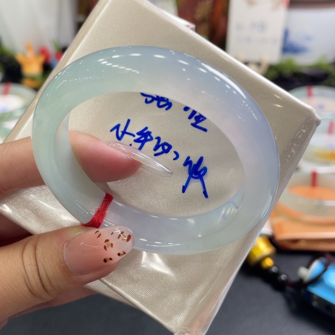 翡翠未镶嵌手镯49.8正 梦幻马卡龙强推16号