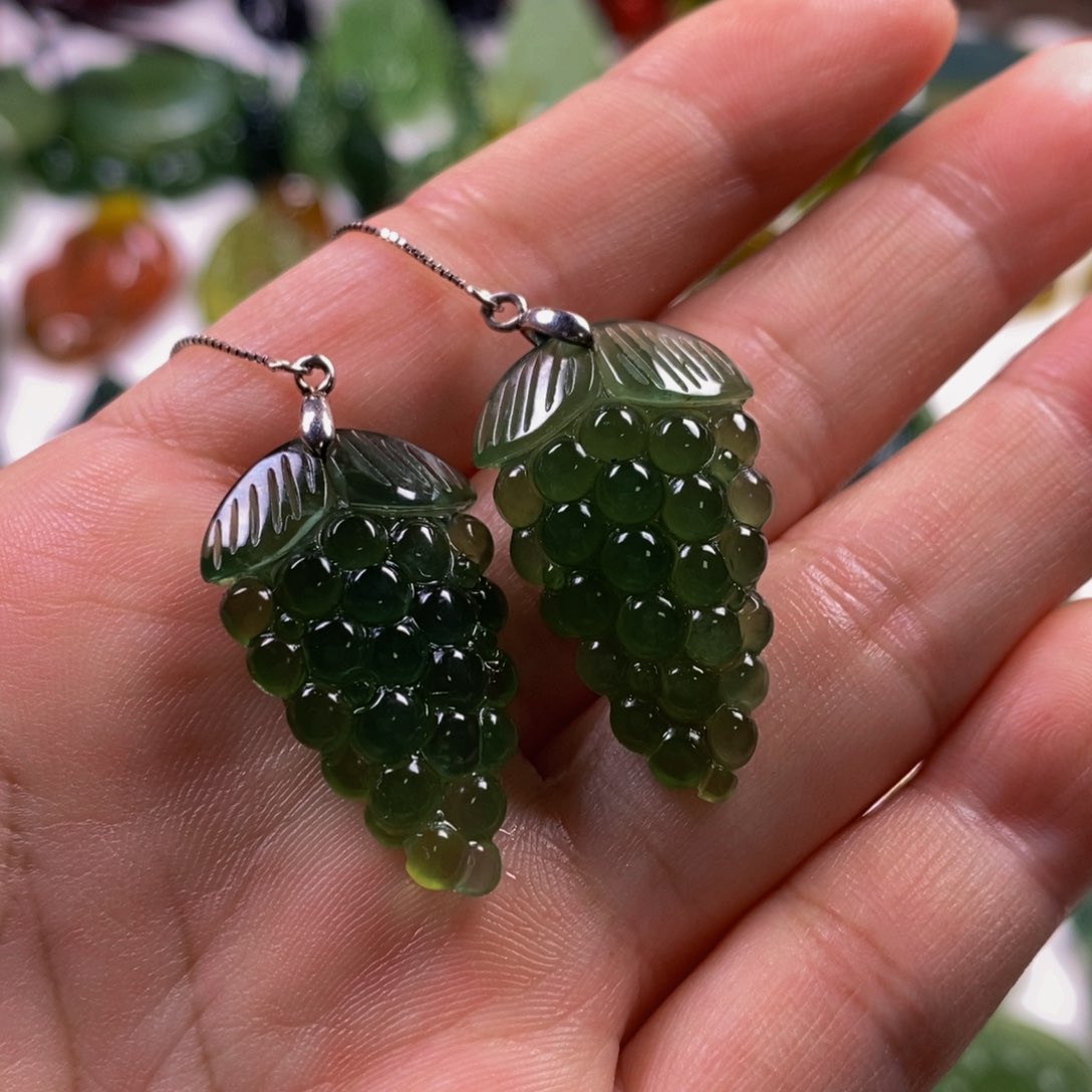 蛇纹石玉耳环合金