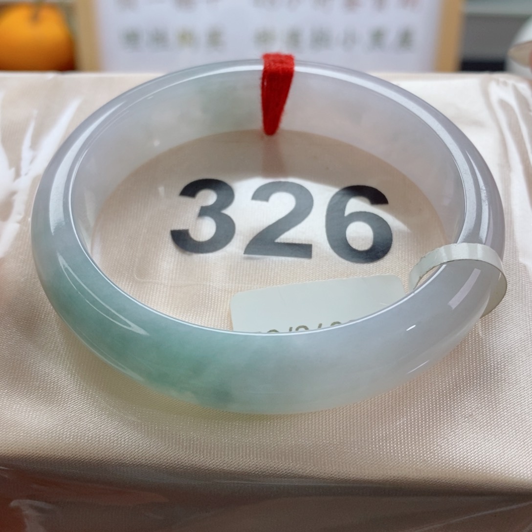 翡翠手镯（贵妃镯）未镶嵌天然A货翡翠手镯