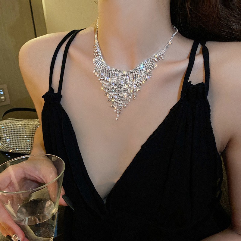 合金亚克力项链超闪满钻水晶流苏项链女水滴复古个性新娘镶钻镂空