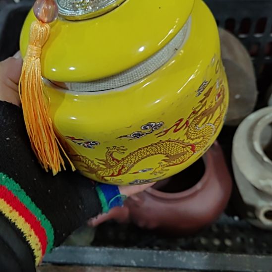 用***5陶瓷精美摆件（不退换，微瑕的）