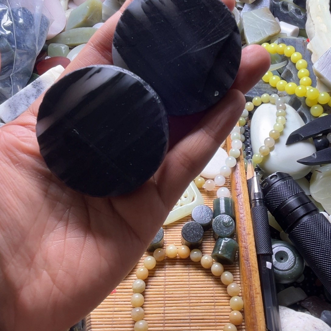 㫪***凪和田玉（糖玉）未镶嵌挂件