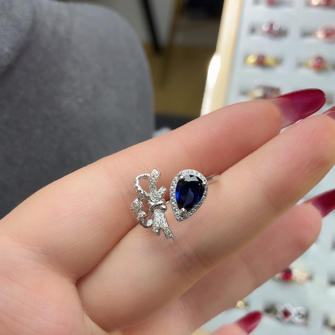 925银培育皇家蓝色宝石