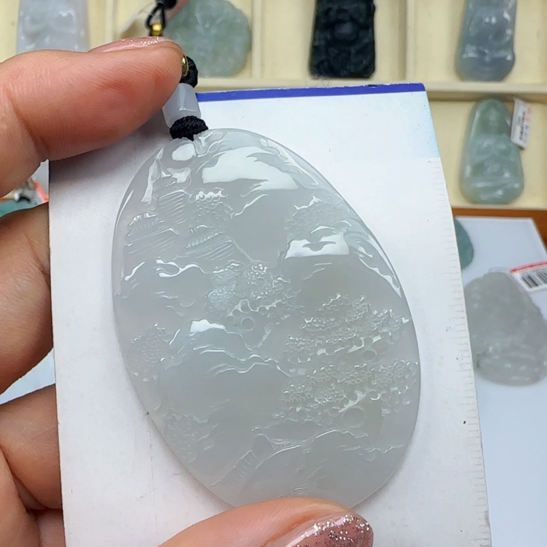 翡翠未镶嵌颈饰，