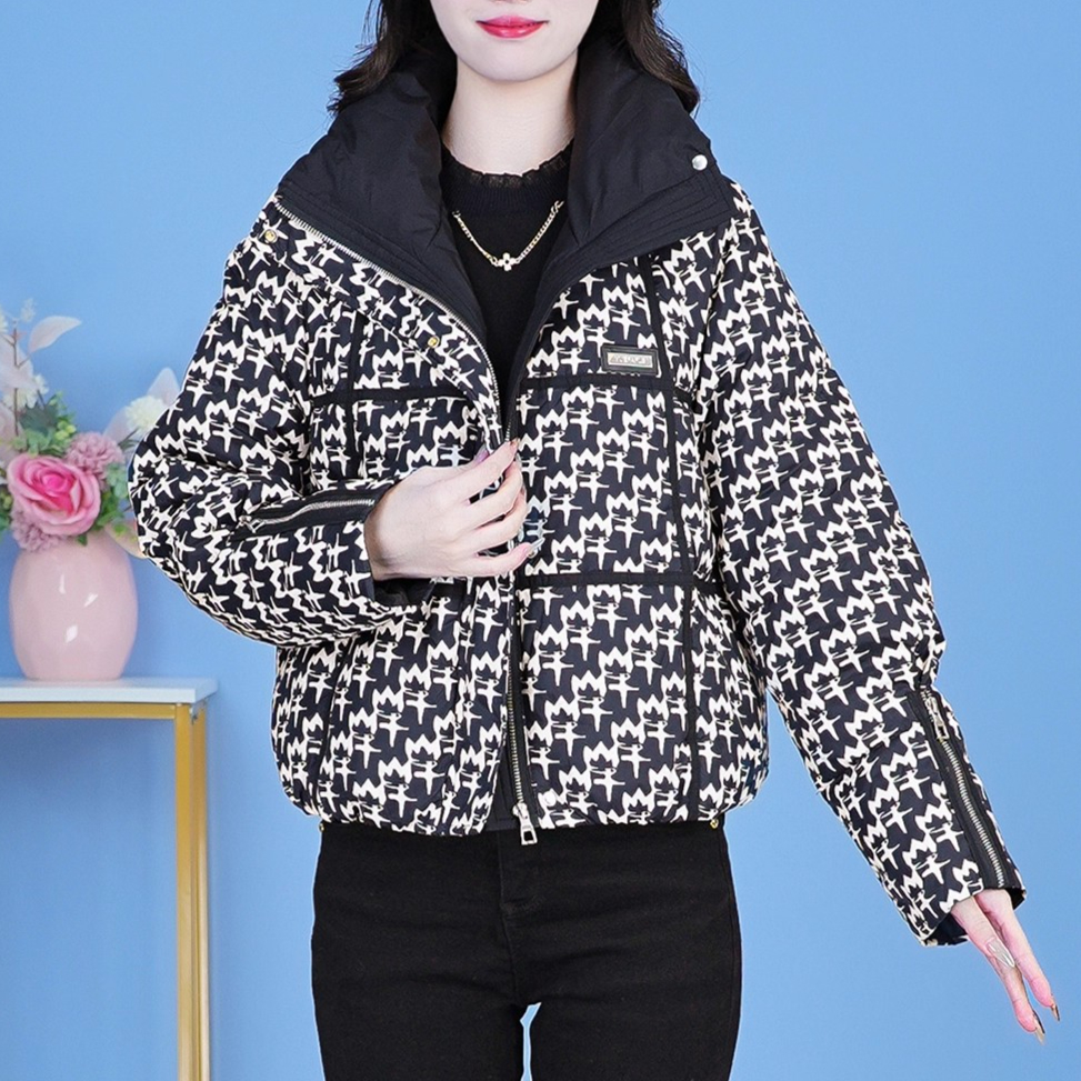 轻熟风格纹翻领棉服2025冬季精致细节日常造型优雅格调随性耐看