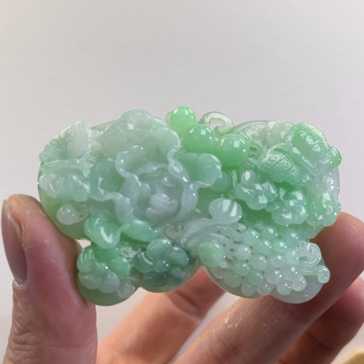 翡翠吊坠(赠链)未镶嵌代编织