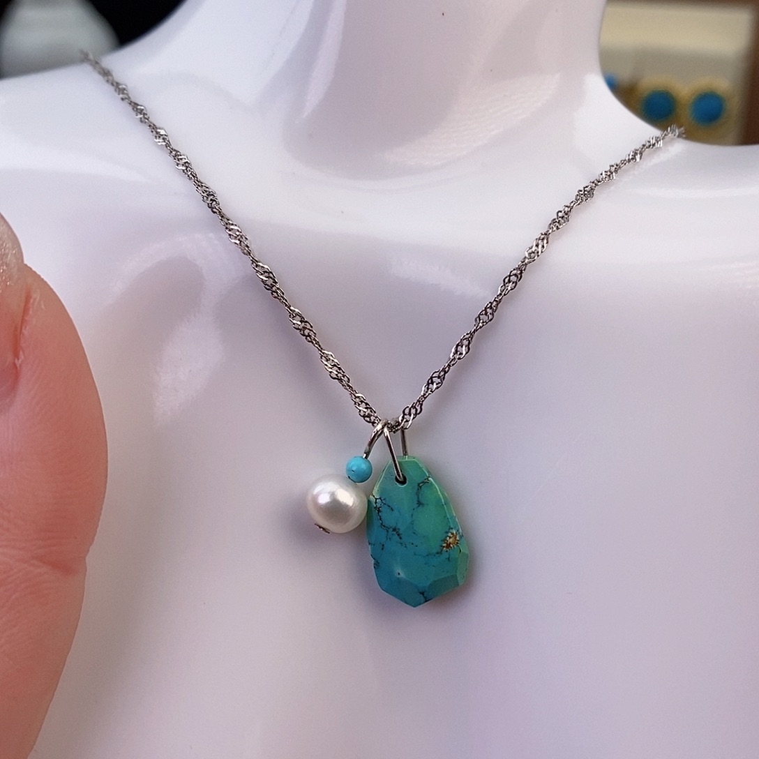 绿松石未镶嵌颈饰