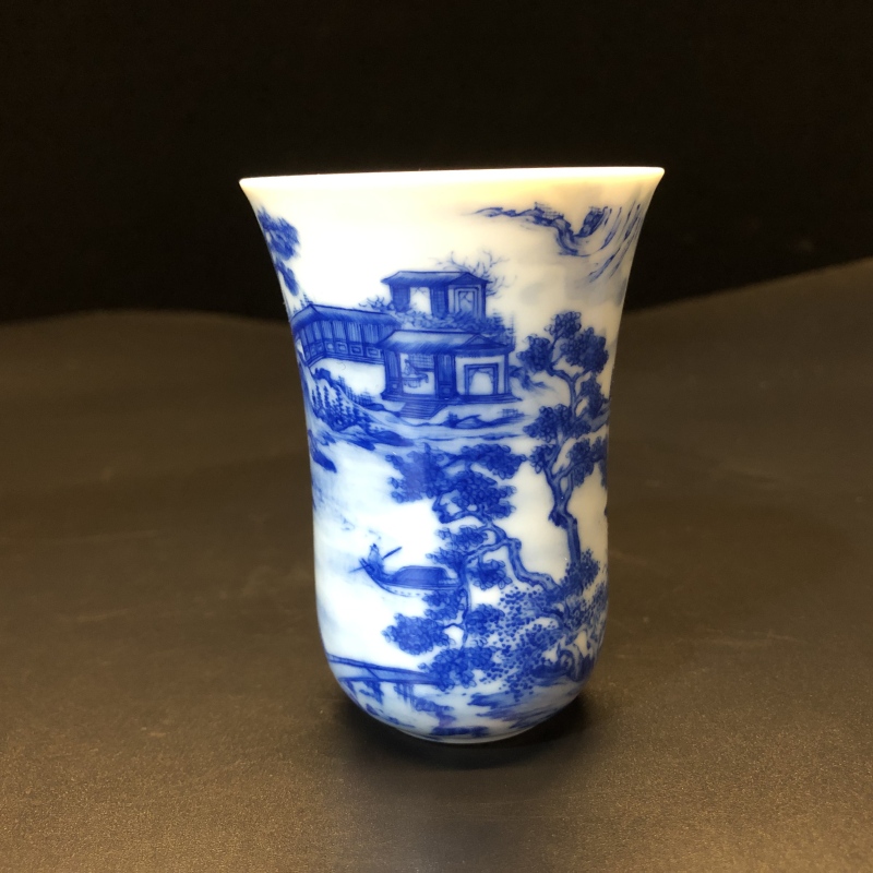 1.1a/N100600/00992/青花内绘山水楼阁闻香杯/口径6高8.4/100cc