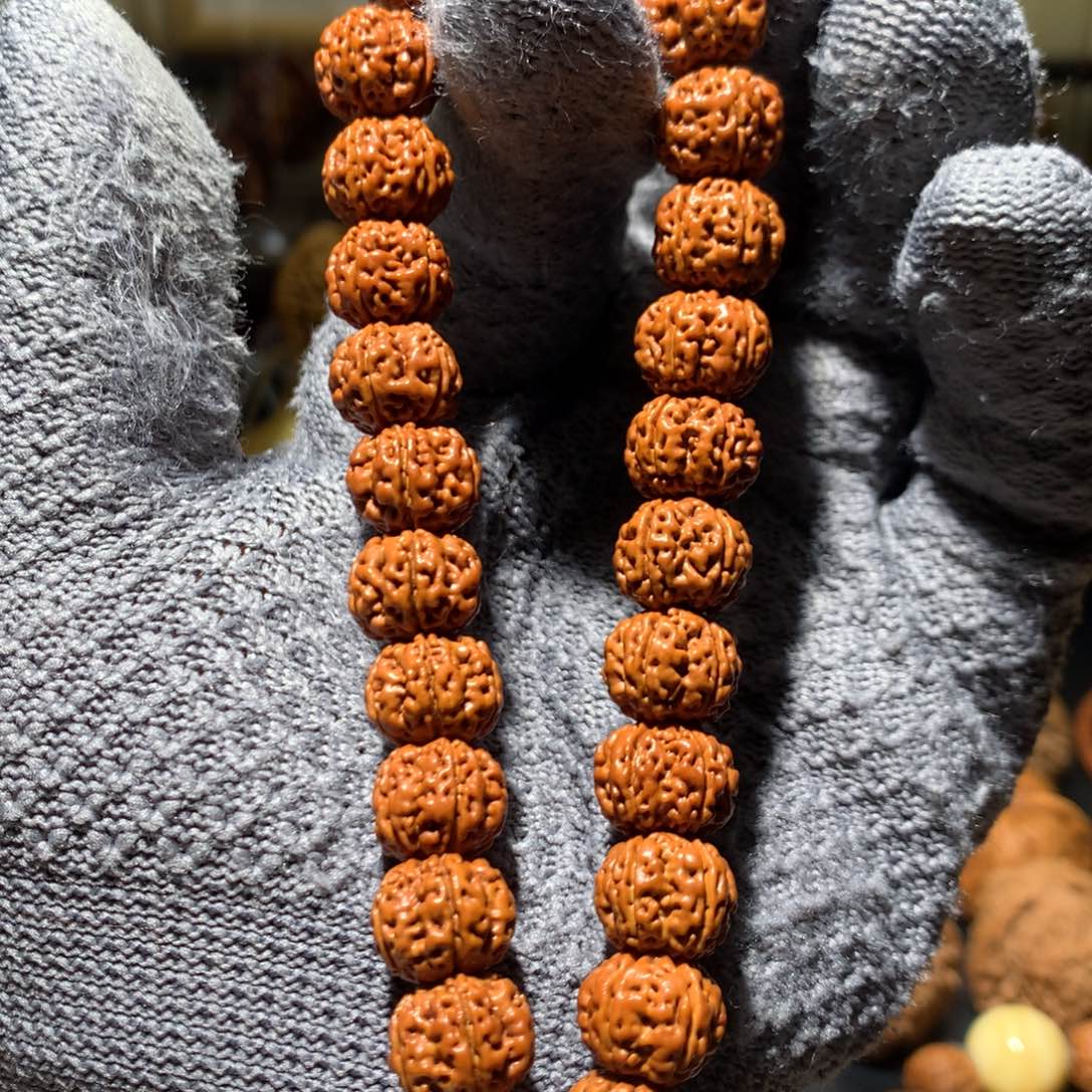 小金刚手串124凹底梅花