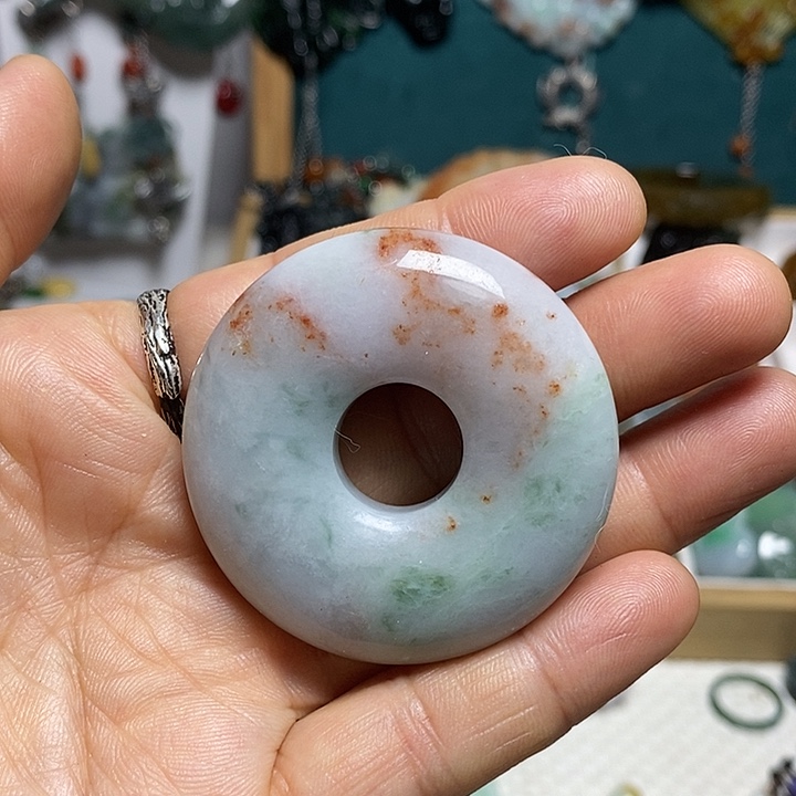 翡翠未镶嵌吊坠(赠链)