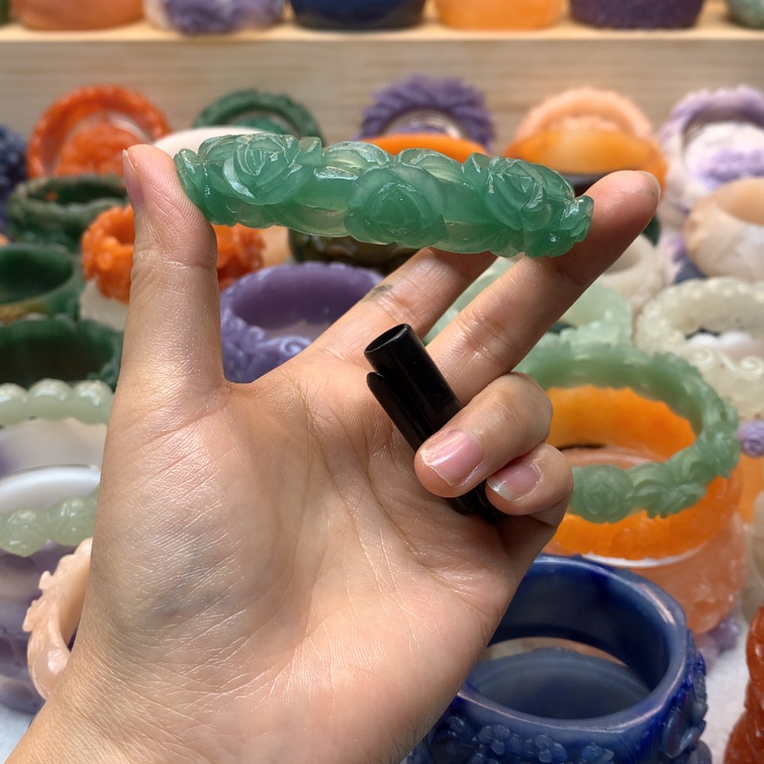 未镶嵌手镯石英质玉鸿*