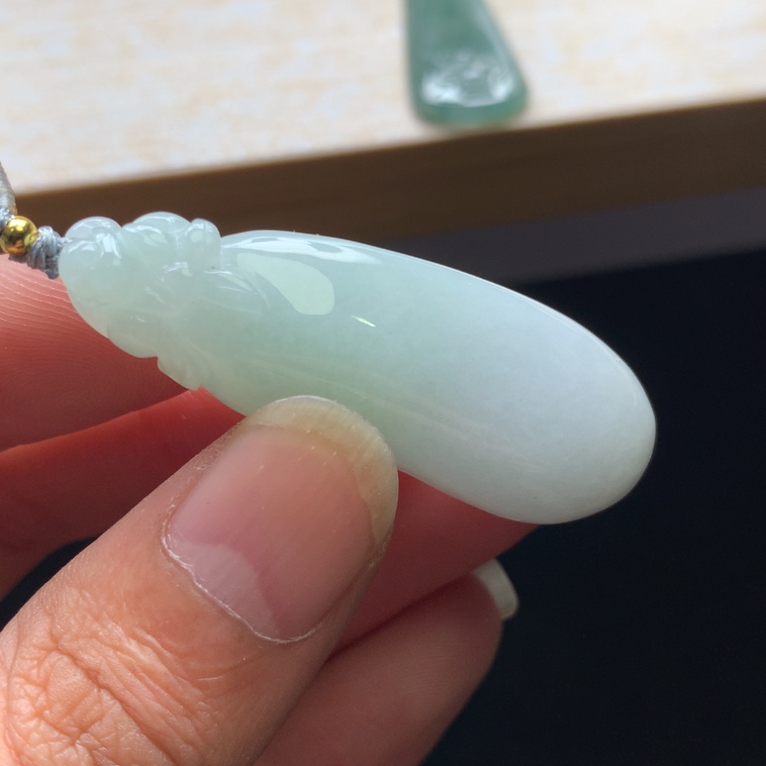 翡翠未镶嵌颈饰吊坠