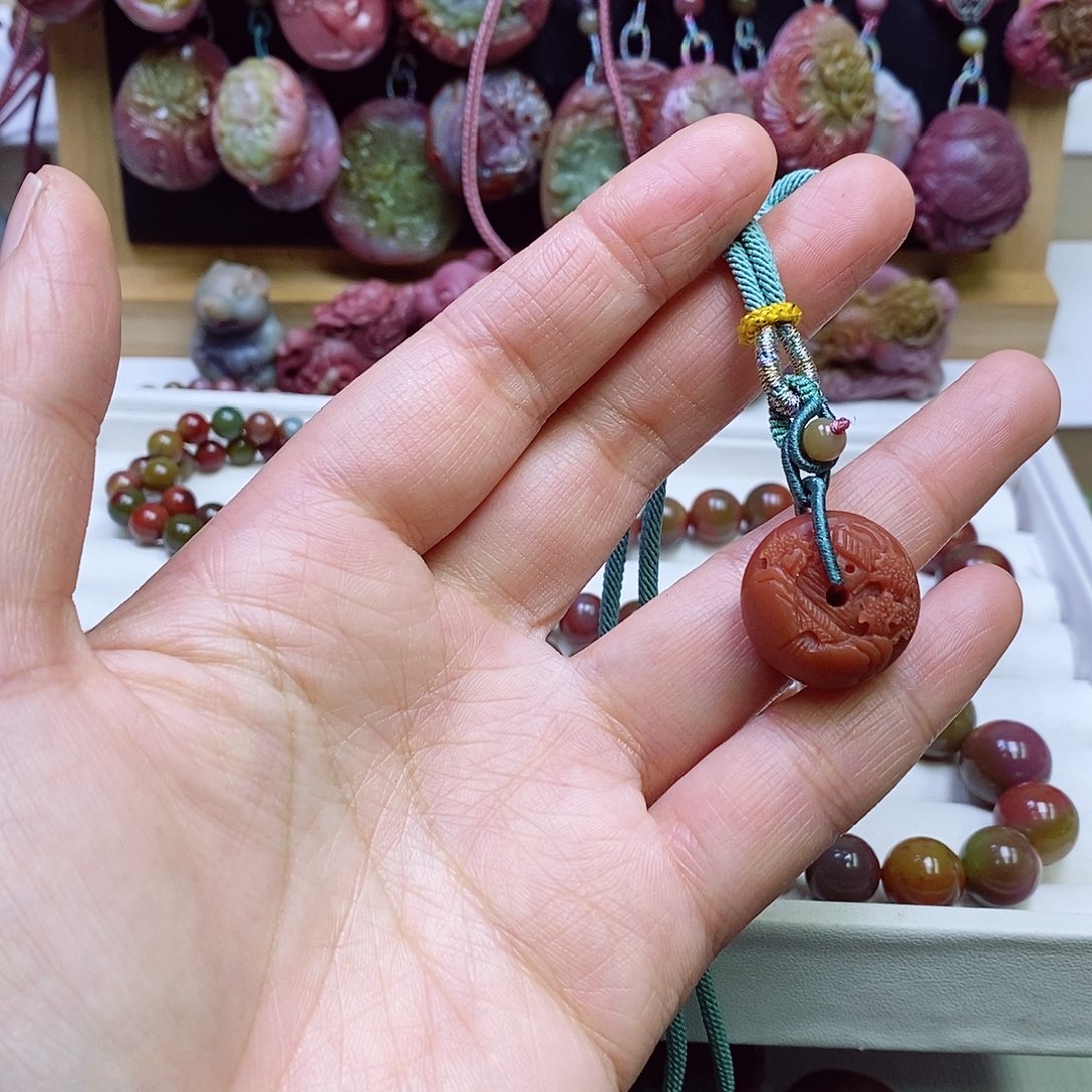 玛瑙/玉髓盐源玛瑙吊坠未镶嵌