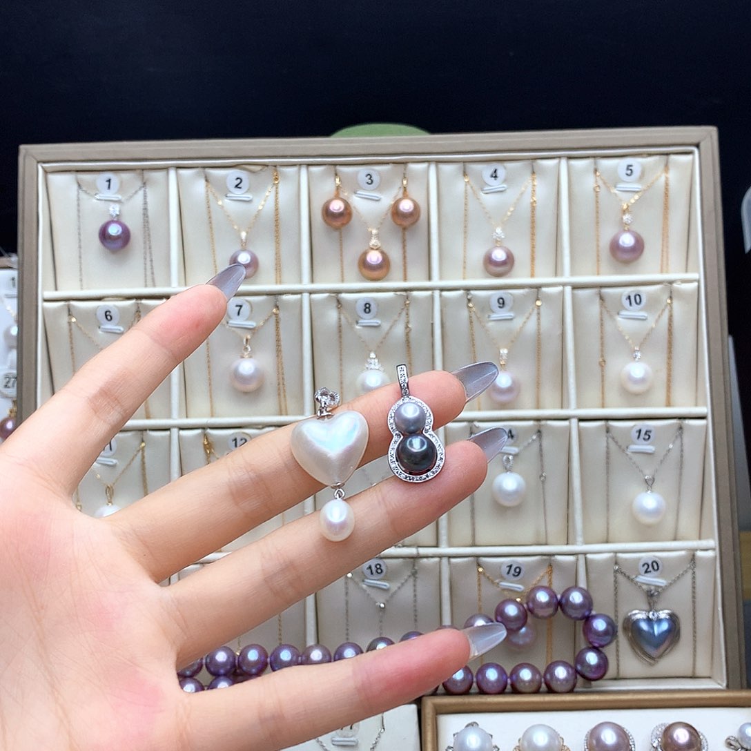 嗯***哪淡水珍珠合金颈饰