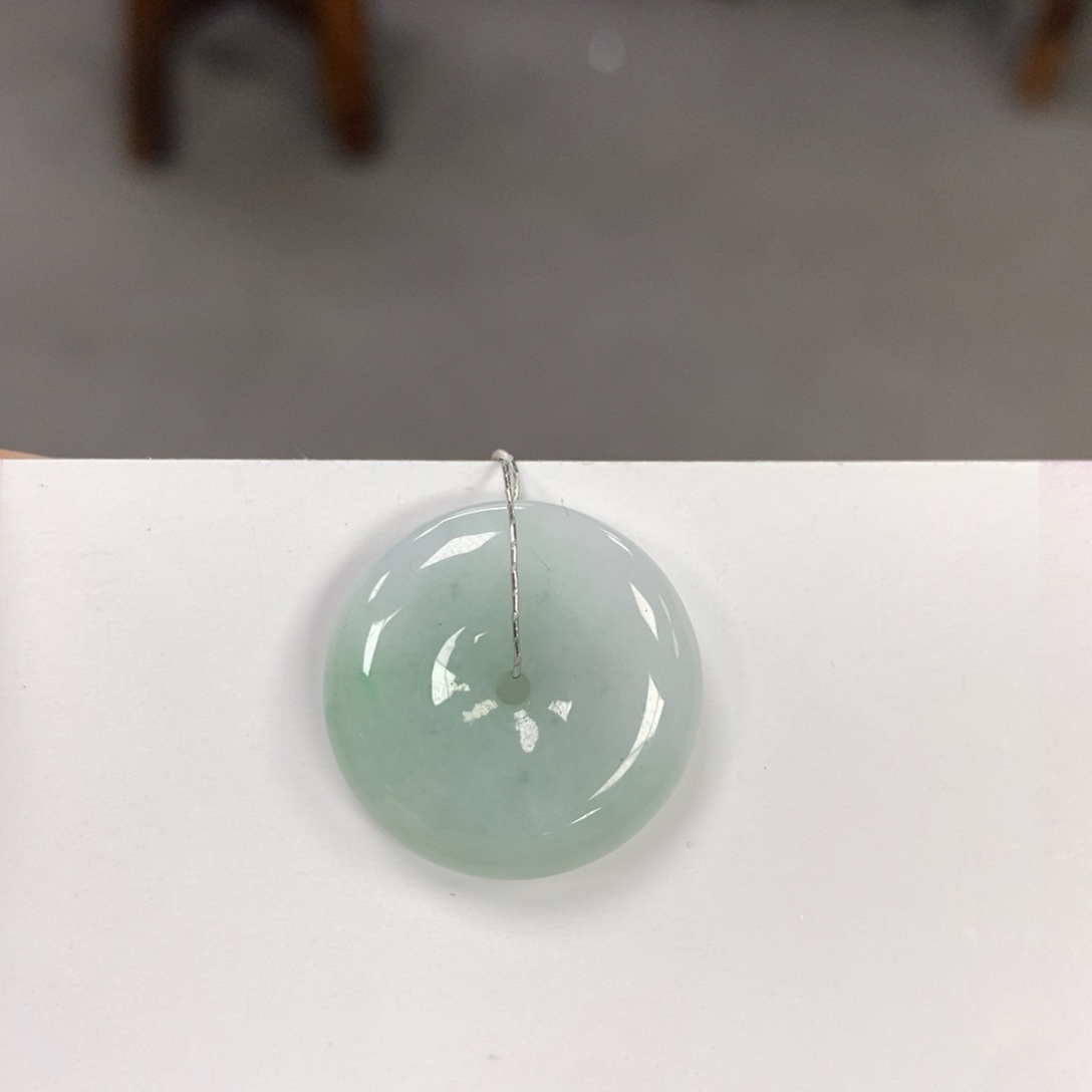 翡翠颈饰未镶嵌平安扣