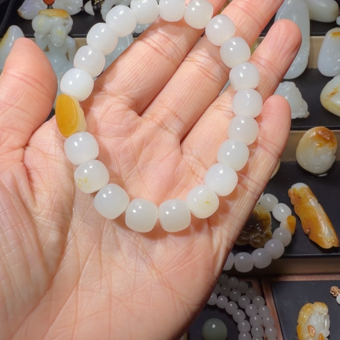 ʀ***️和田玉未镶嵌手链