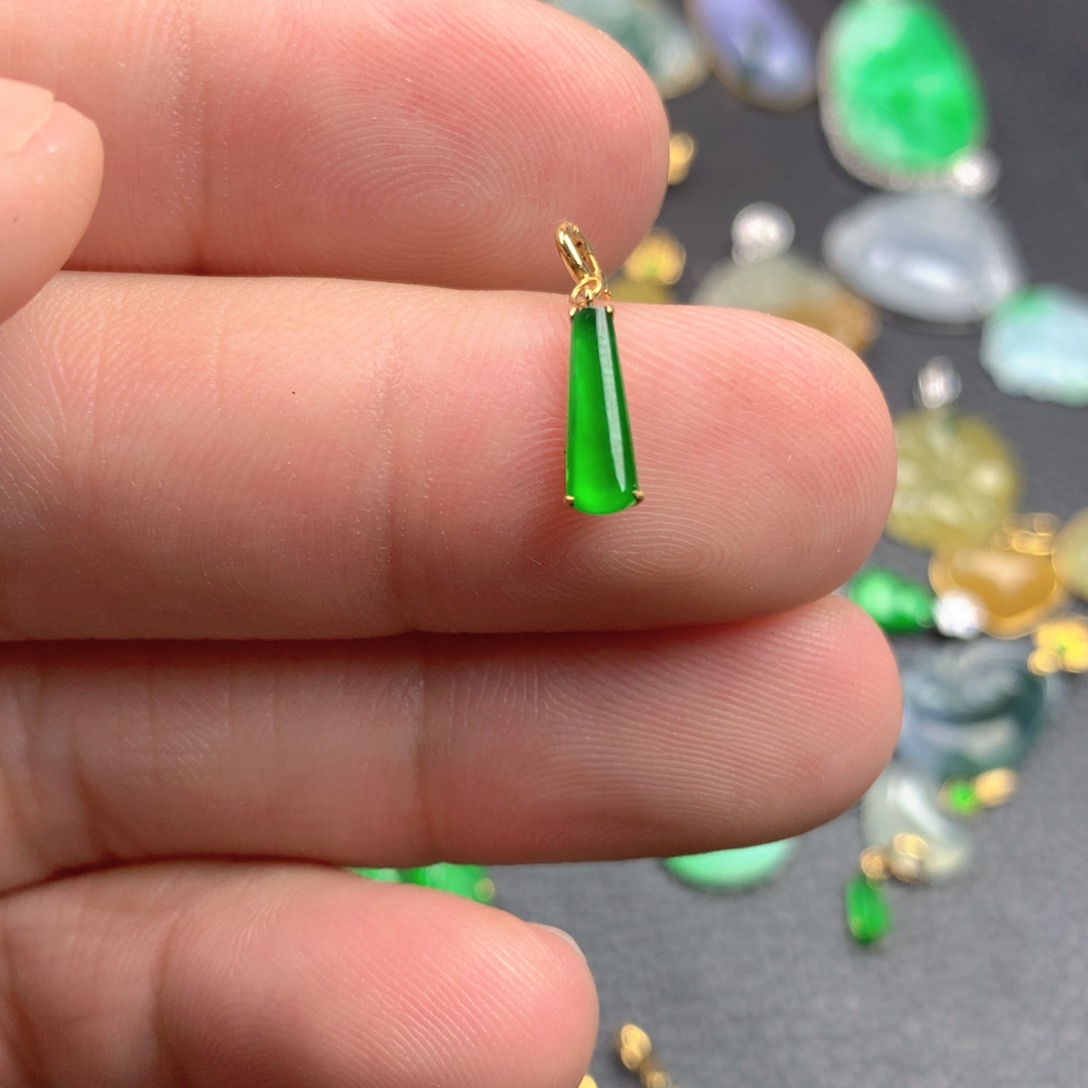 【闪购商品】颈饰18K金镶嵌翡翠?***?翡翠