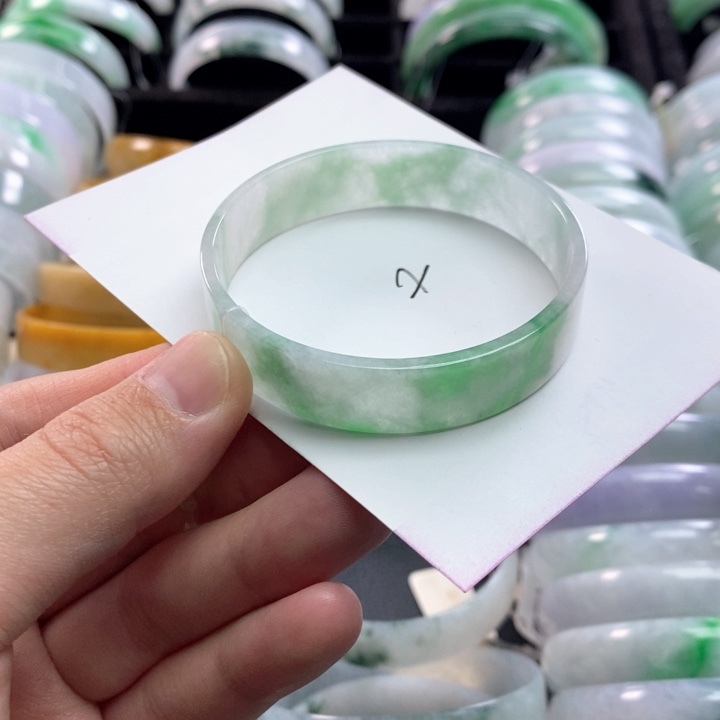 未镶嵌手镯翡翠公主