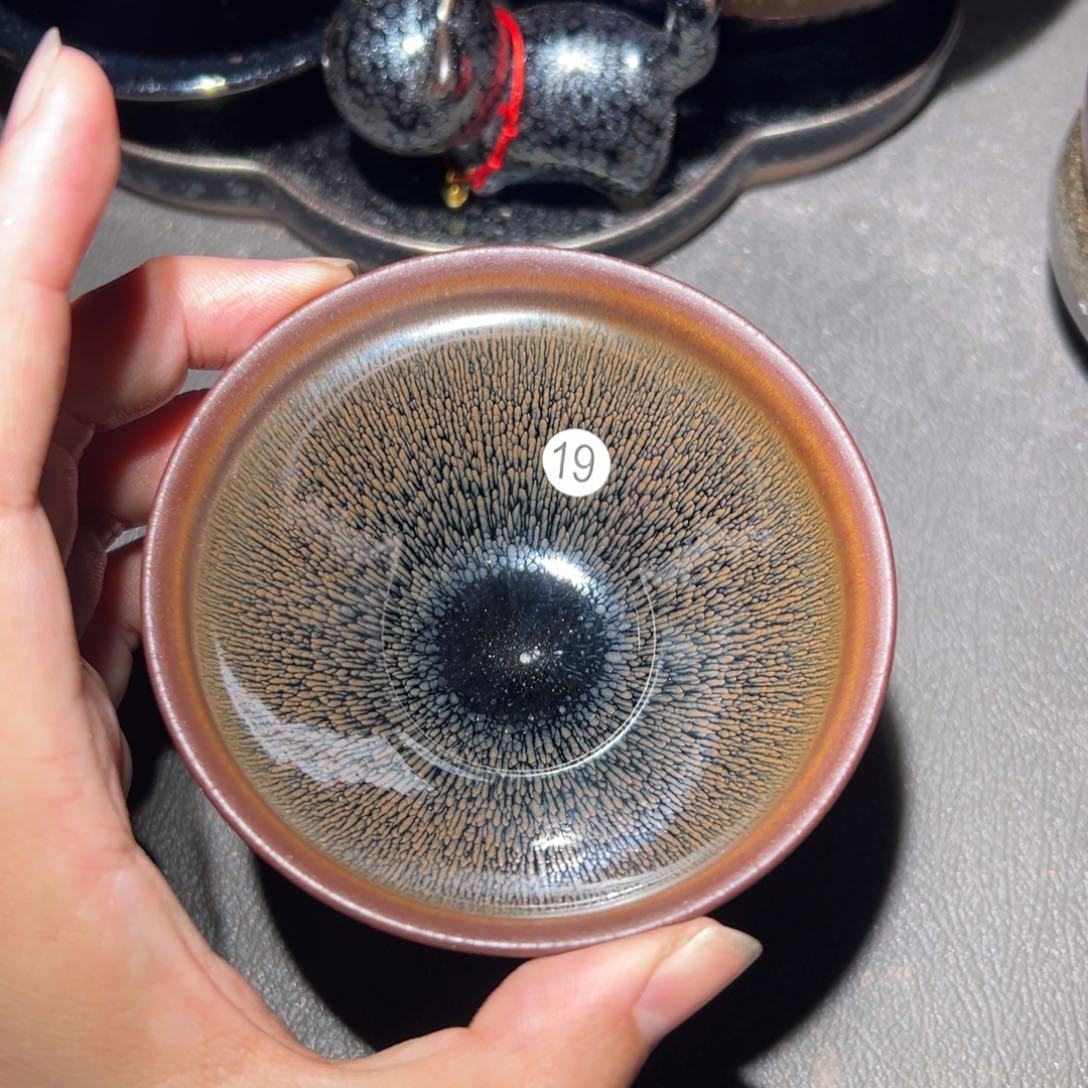 茶盏我是说不出来什么滋味来