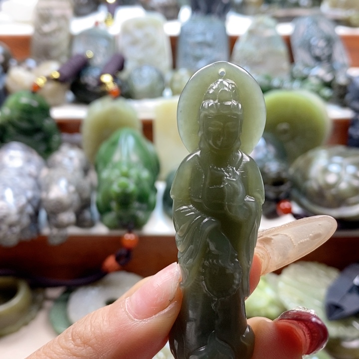 和田玉颈饰未镶嵌