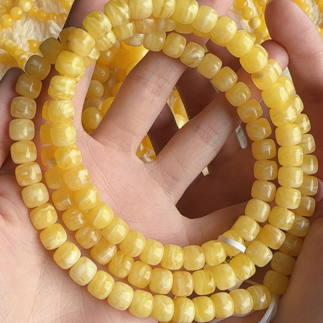 蜜蜡裸石未镶嵌蜜蜡