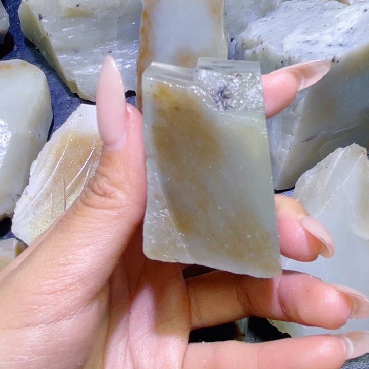 和田玉未镶嵌珠宝半成品