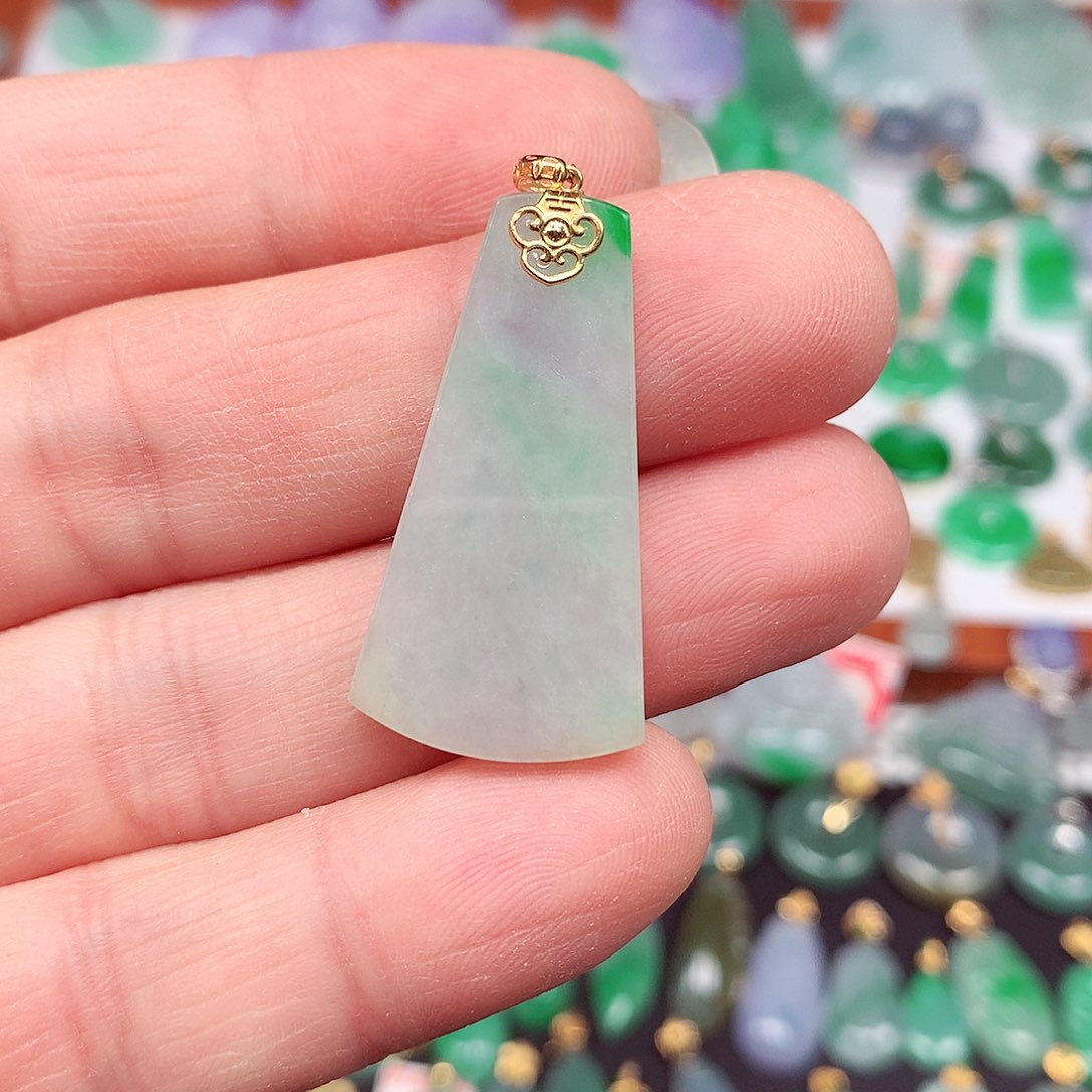 翡翠颈饰18K金镶嵌天然翡翠A货